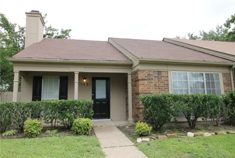 748 Versailles Street