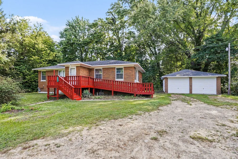 6221 Pierce Street Coloma, MI 49038