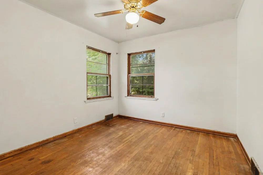 6221 Pierce Street Coloma, MI 49038