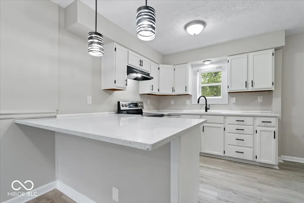 566 Trowbridge Street Indianapolis, IN 46203