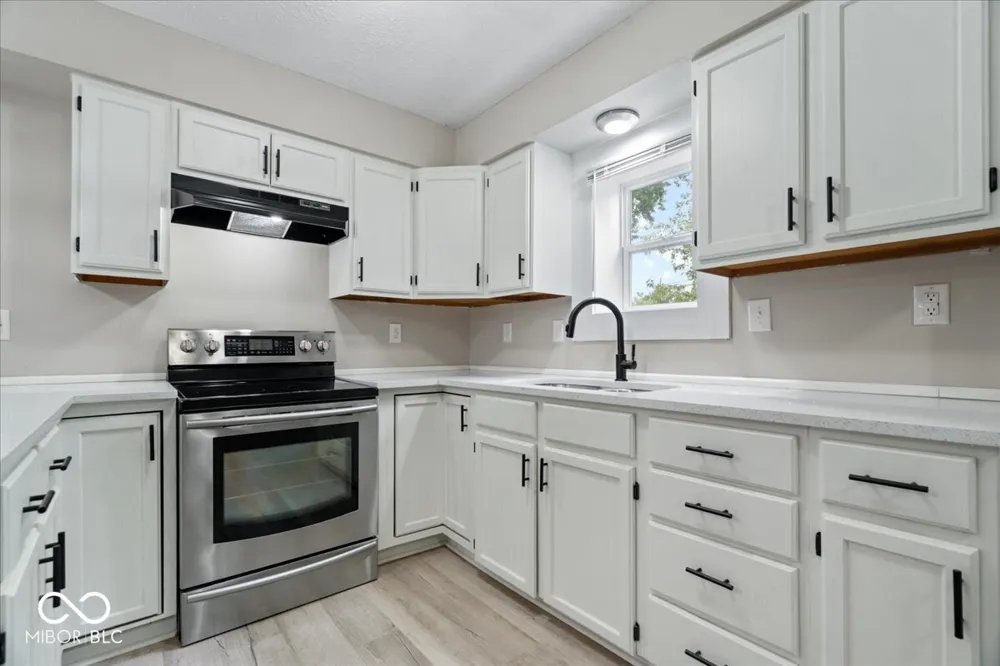 566 Trowbridge Street Indianapolis, IN 46203