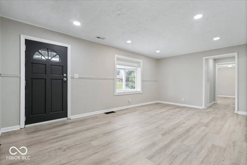 566 Trowbridge Street Indianapolis, IN 46203