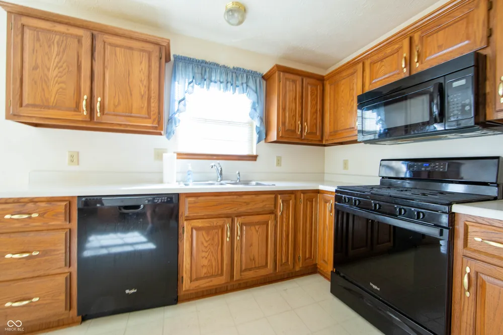 1625 Black Oak Lane Franklin, IN 46131