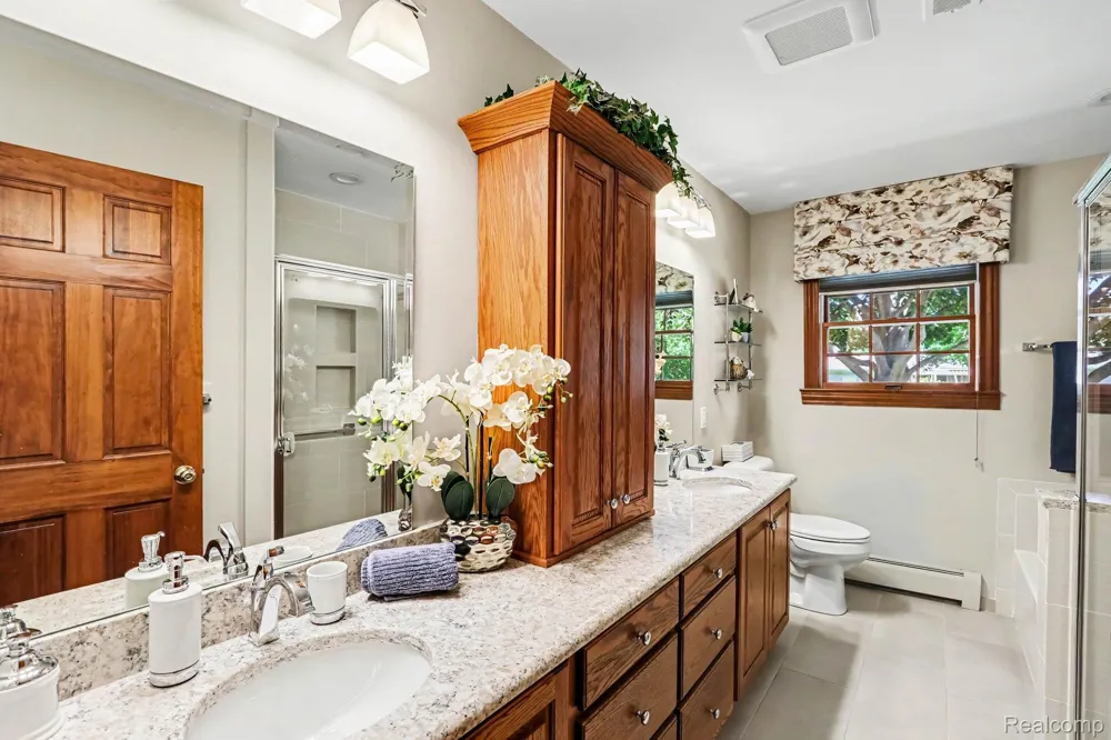 37158 Almont Drive W Sterling Heights City, MI 48310
