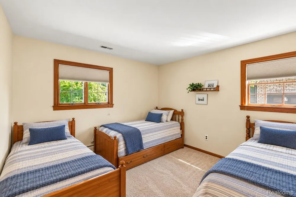 37158 Almont Drive W Sterling Heights City, MI 48310