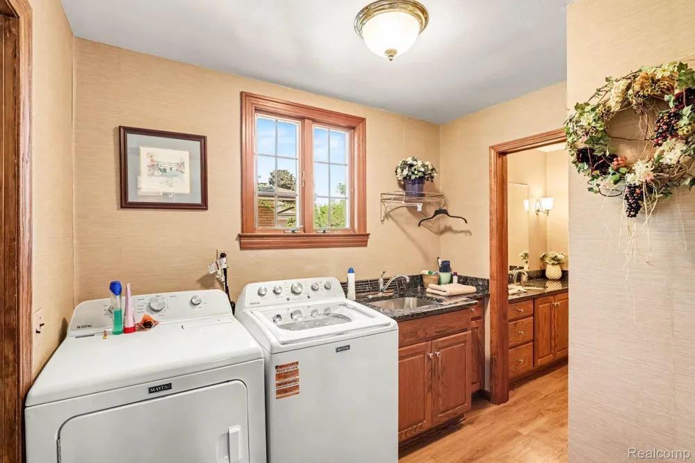 37158 Almont Drive W Sterling Heights City, MI 48310