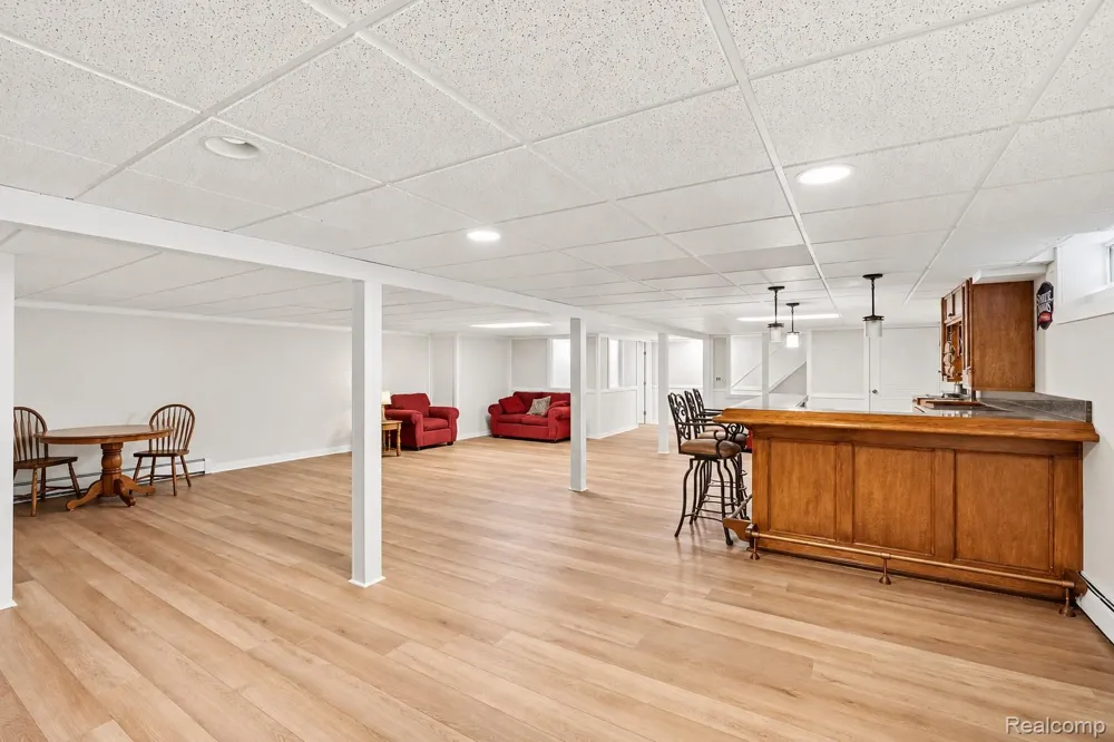 37158 Almont Drive W Sterling Heights City, MI 48310