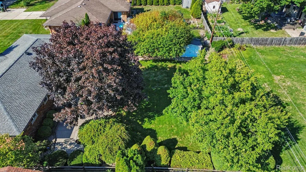 37158 Almont Drive W Sterling Heights City, MI 48310