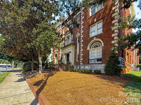 712 Louise Avenue #203