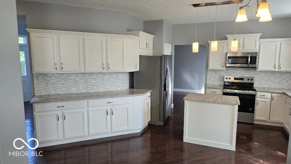 10737 Emery Way Fishers, IN 46037