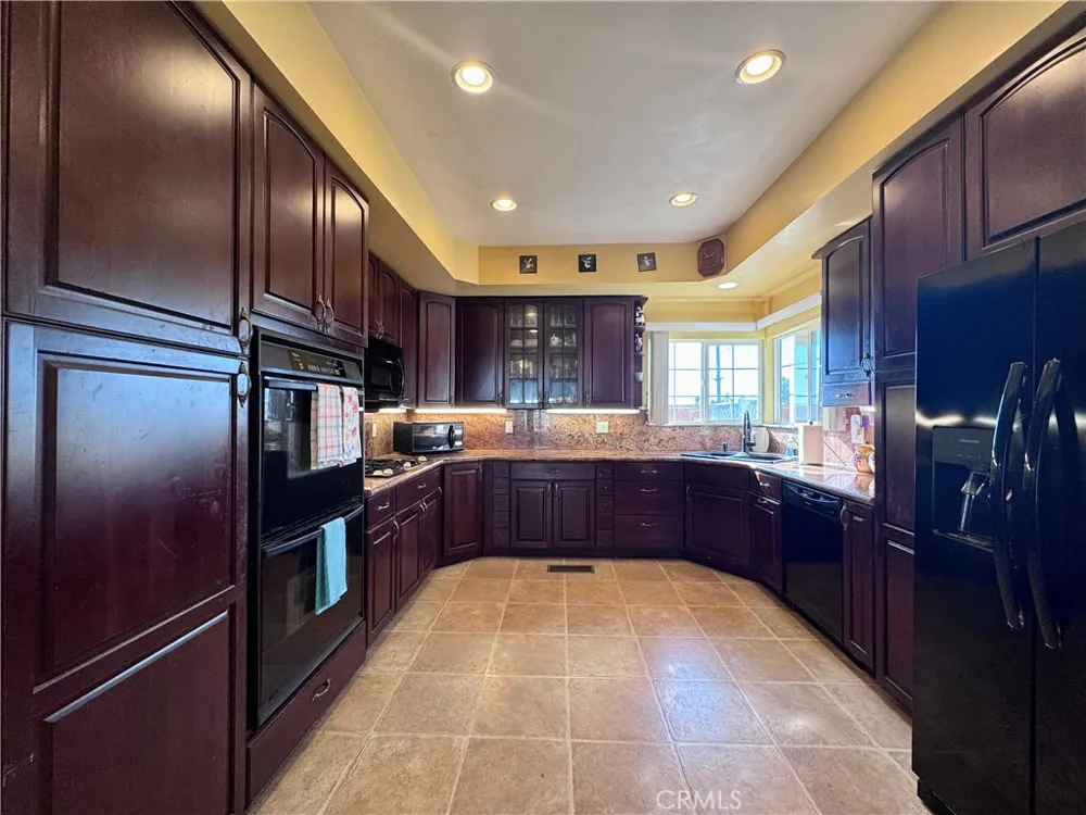 25701 Alto San Bernardino, CA 92404