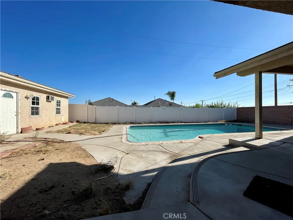 25701 Alto San Bernardino, CA 92404