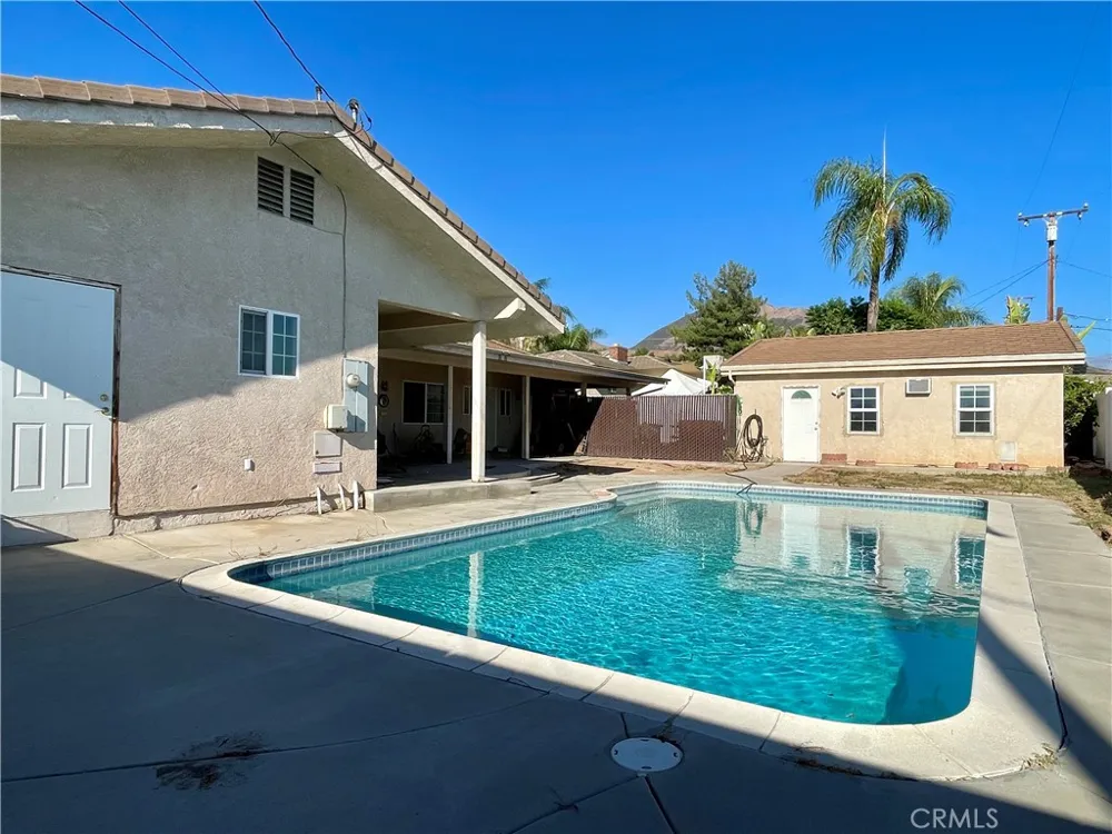 25701 Alto San Bernardino, CA 92404