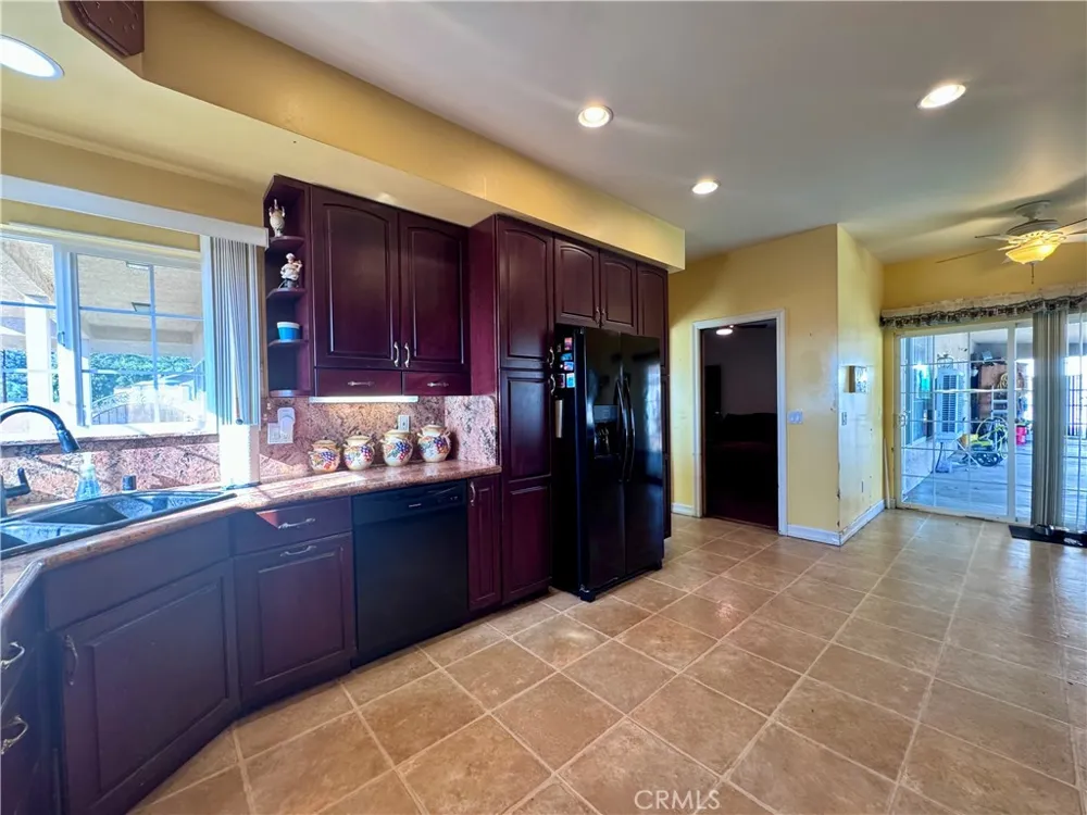25701 Alto San Bernardino, CA 92404