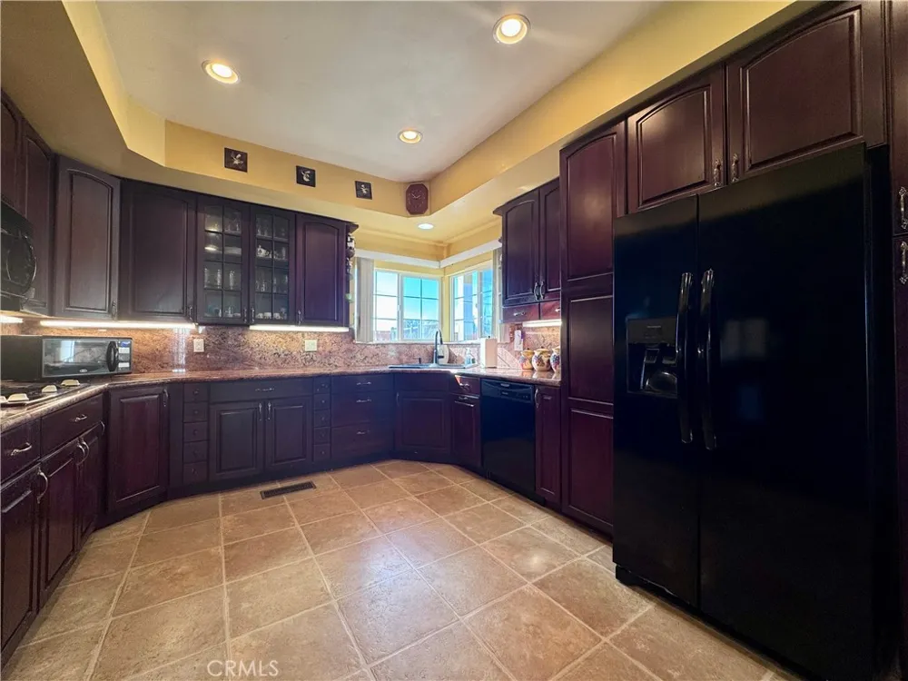 25701 Alto San Bernardino, CA 92404