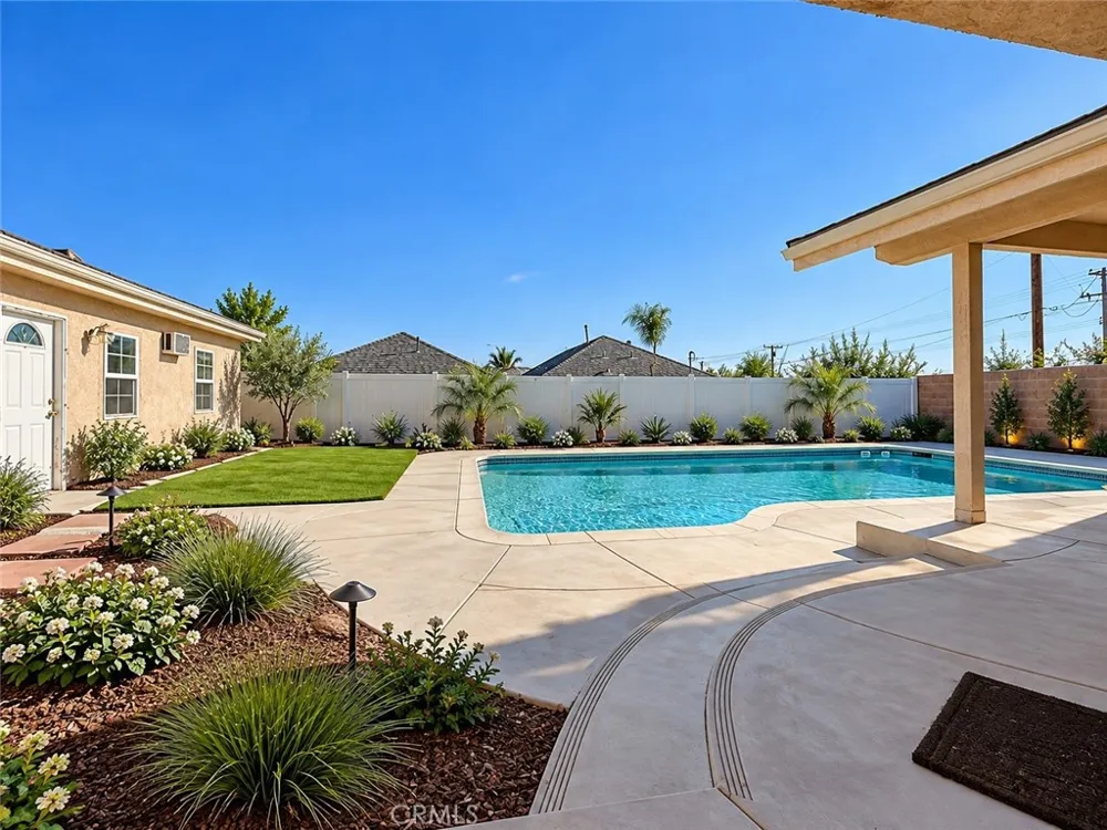 25701 Alto San Bernardino, CA 92404