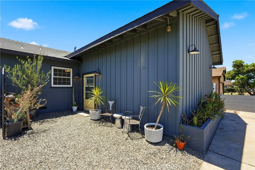 12292 Bluebell Garden Grove, CA 92840