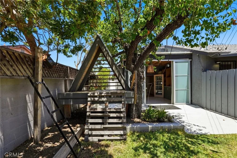 12292 Bluebell Garden Grove, CA 92840