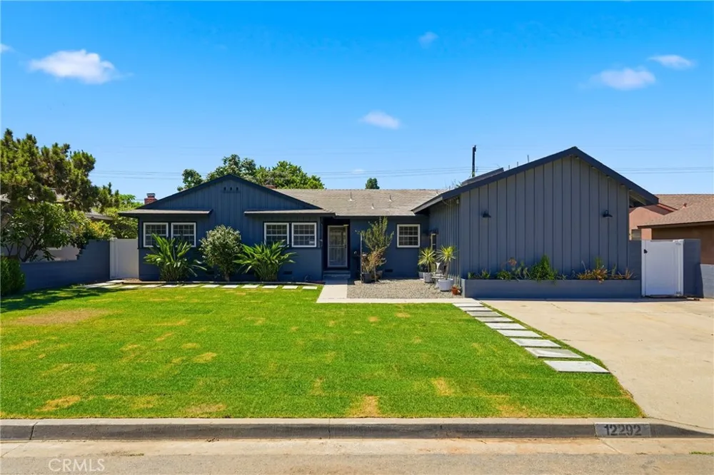 12292 Bluebell Garden Grove, CA 92840