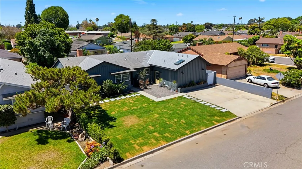 12292 Bluebell Garden Grove, CA 92840