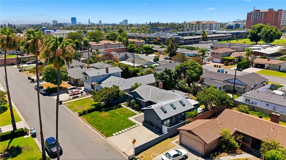 12292 Bluebell Garden Grove, CA 92840