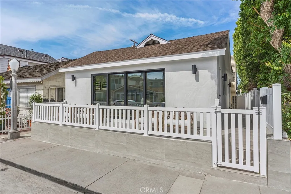 121 Marine Avenue Newport Beach, CA 92662