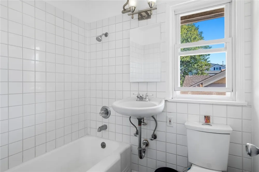121 Marine Avenue Newport Beach, CA 92662
