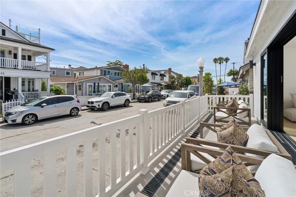 121 Marine Avenue Newport Beach, CA 92662