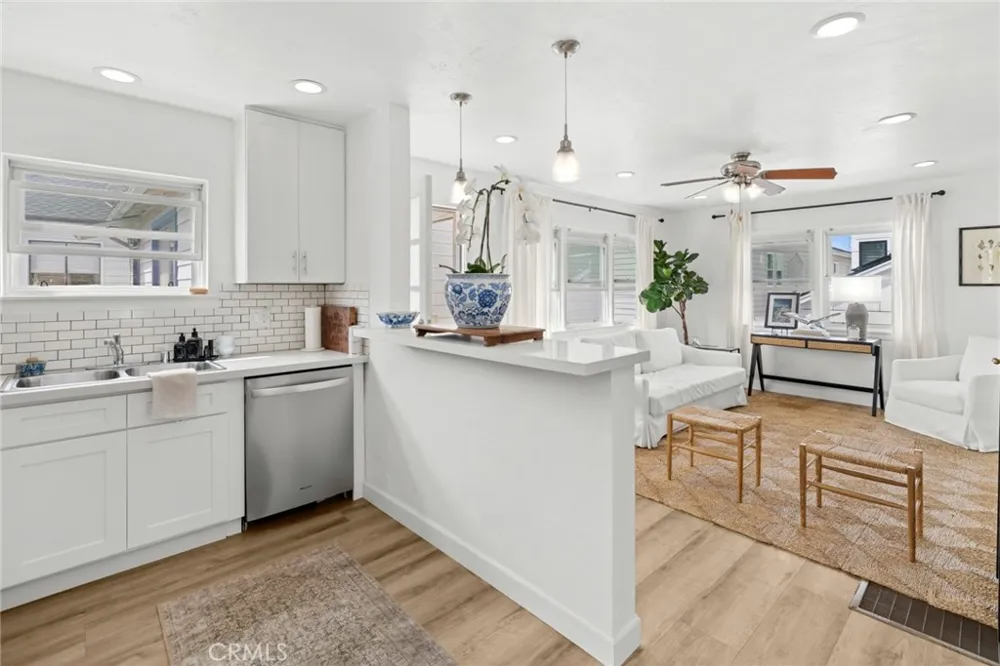 121 Marine Avenue Newport Beach, CA 92662