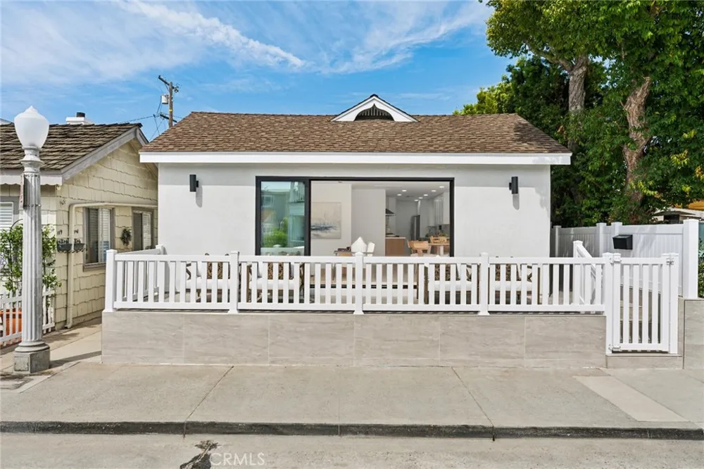 121 Marine Avenue Newport Beach, CA 92662