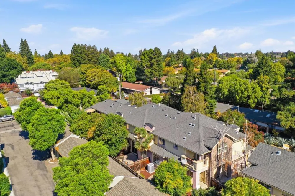 1913 Vida Court Mountain View, CA 94043