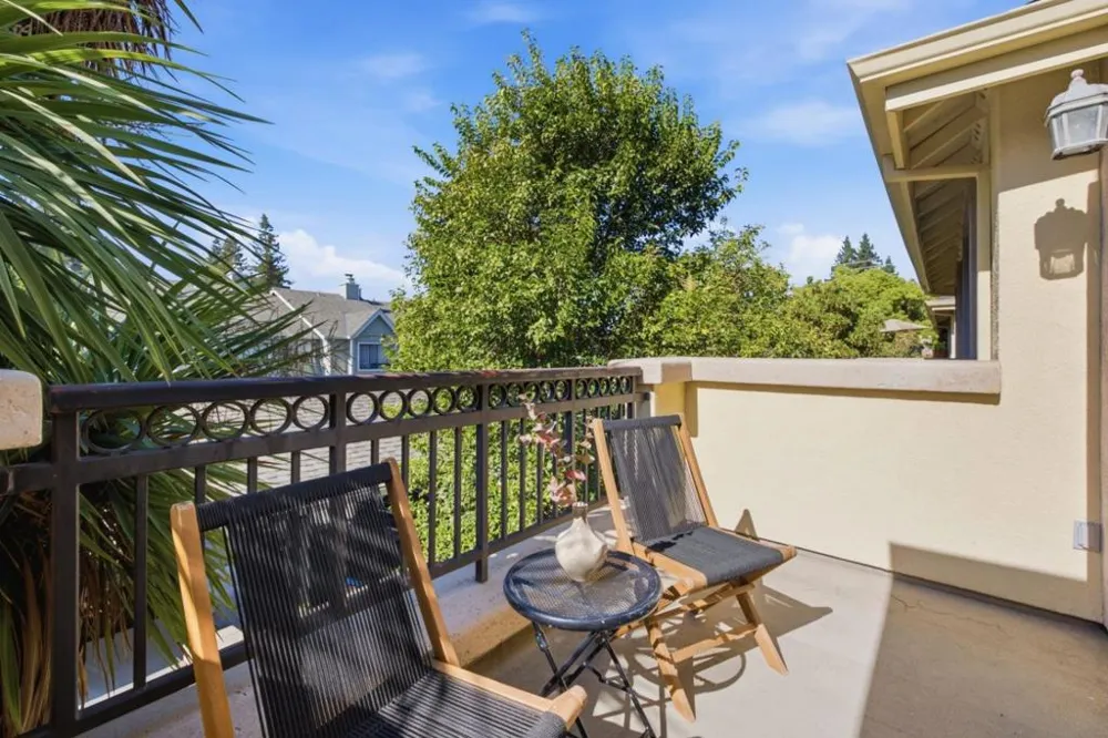 1913 Vida Court Mountain View, CA 94043