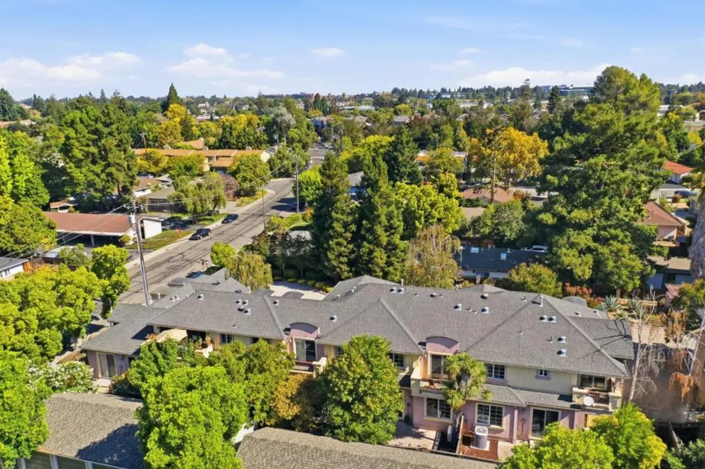1913 Vida Court Mountain View, CA 94043