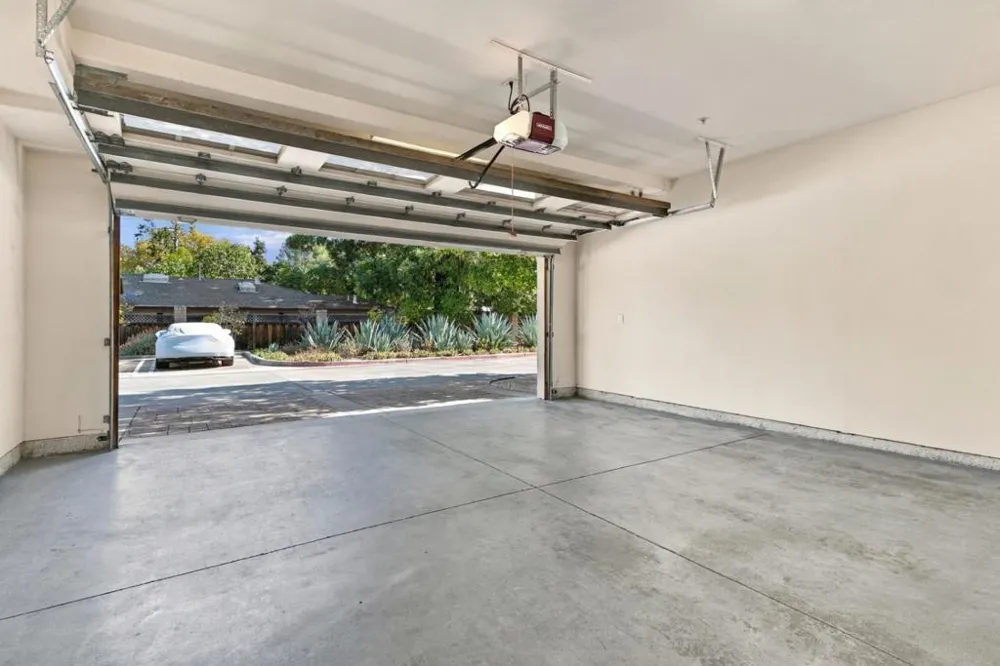 1913 Vida Court Mountain View, CA 94043