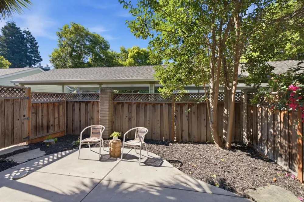 1913 Vida Court Mountain View, CA 94043