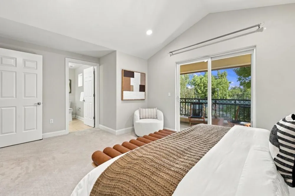 1913 Vida Court Mountain View, CA 94043