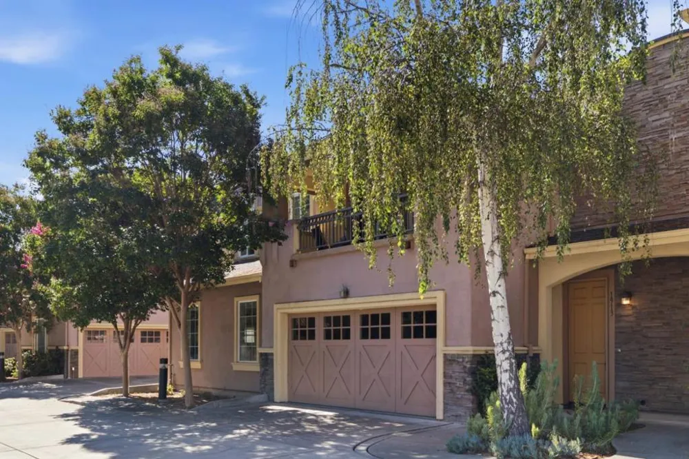 1913 Vida Court Mountain View, CA 94043