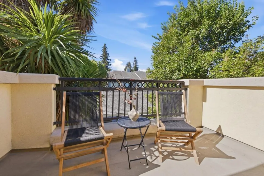 1913 Vida Court Mountain View, CA 94043