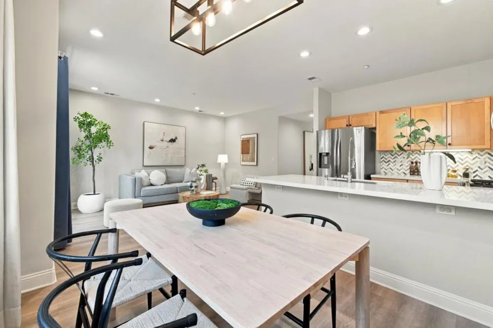 1913 Vida Court Mountain View, CA 94043