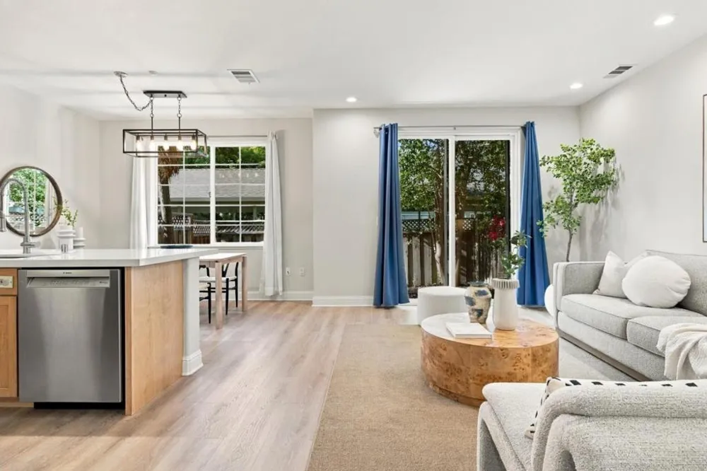 1913 Vida Court Mountain View, CA 94043