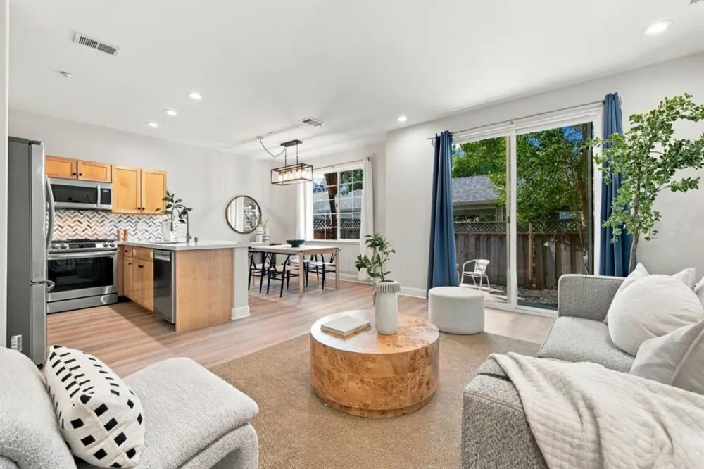 1913 Vida Court Mountain View, CA 94043