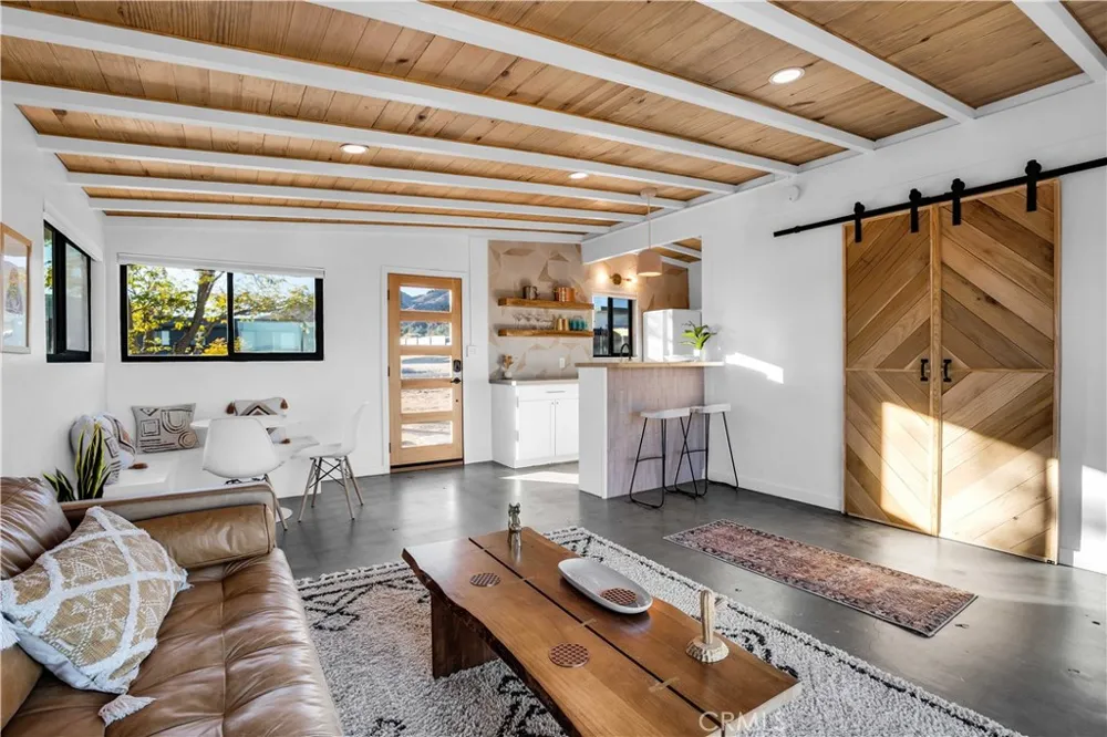 4727 Avenida La Flora Desierta Joshua Tree, CA 92252