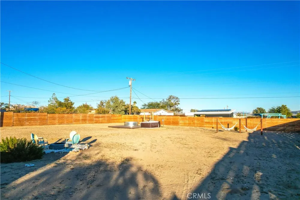 4727 Avenida La Flora Desierta Joshua Tree, CA 92252