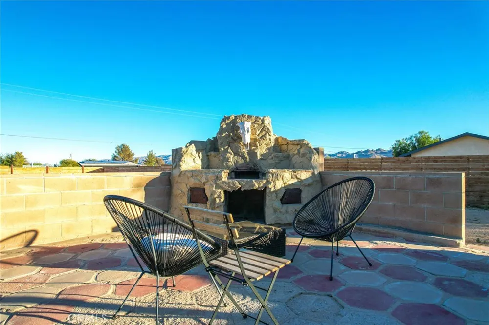 4727 Avenida La Flora Desierta Joshua Tree, CA 92252