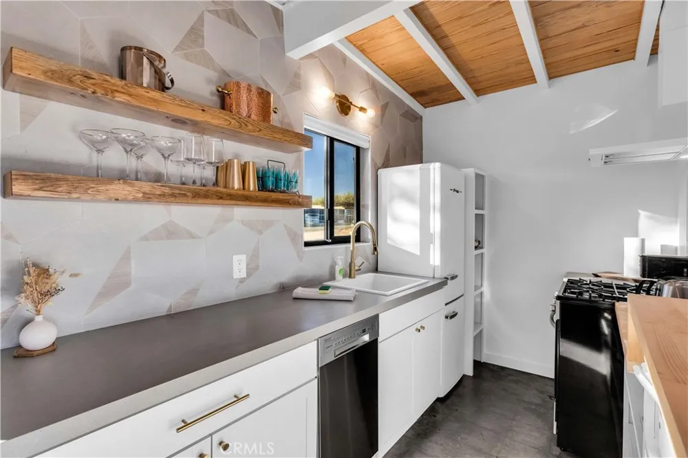 4727 Avenida La Flora Desierta Joshua Tree, CA 92252