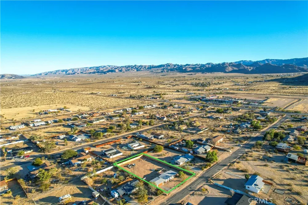4727 Avenida La Flora Desierta Joshua Tree, CA 92252