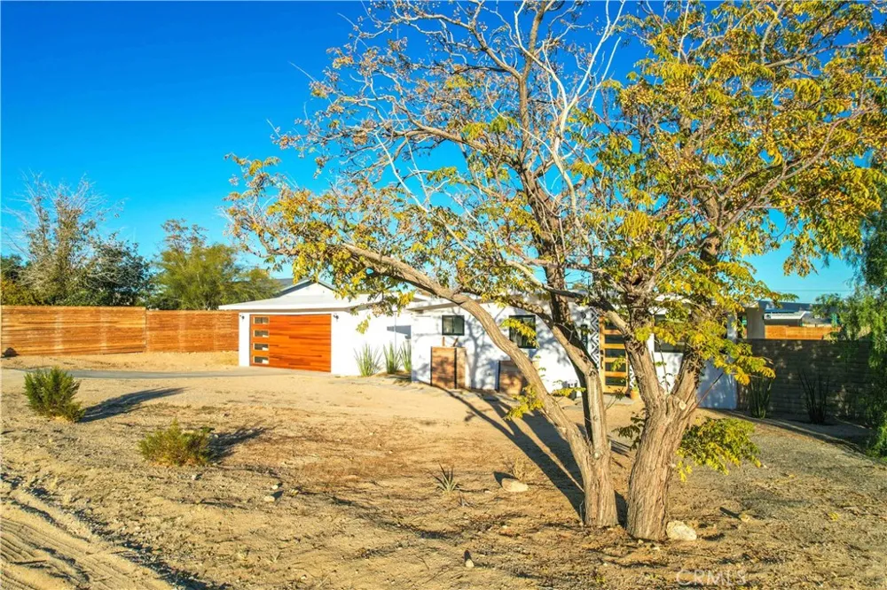 4727 Avenida La Flora Desierta Joshua Tree, CA 92252