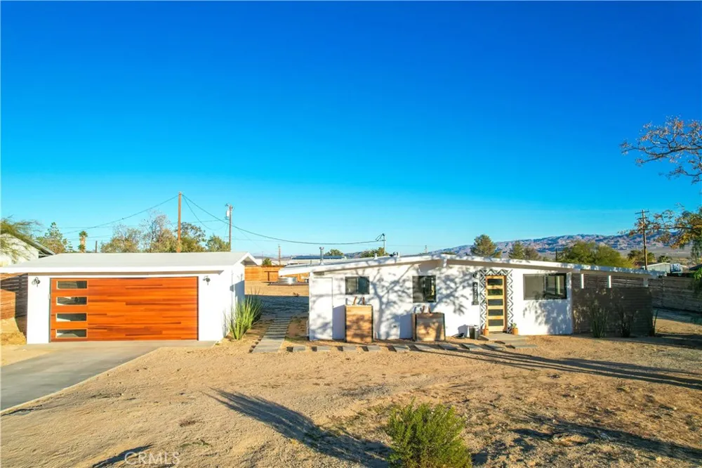 4727 Avenida La Flora Desierta Joshua Tree, CA 92252