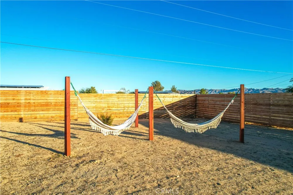 4727 Avenida La Flora Desierta Joshua Tree, CA 92252