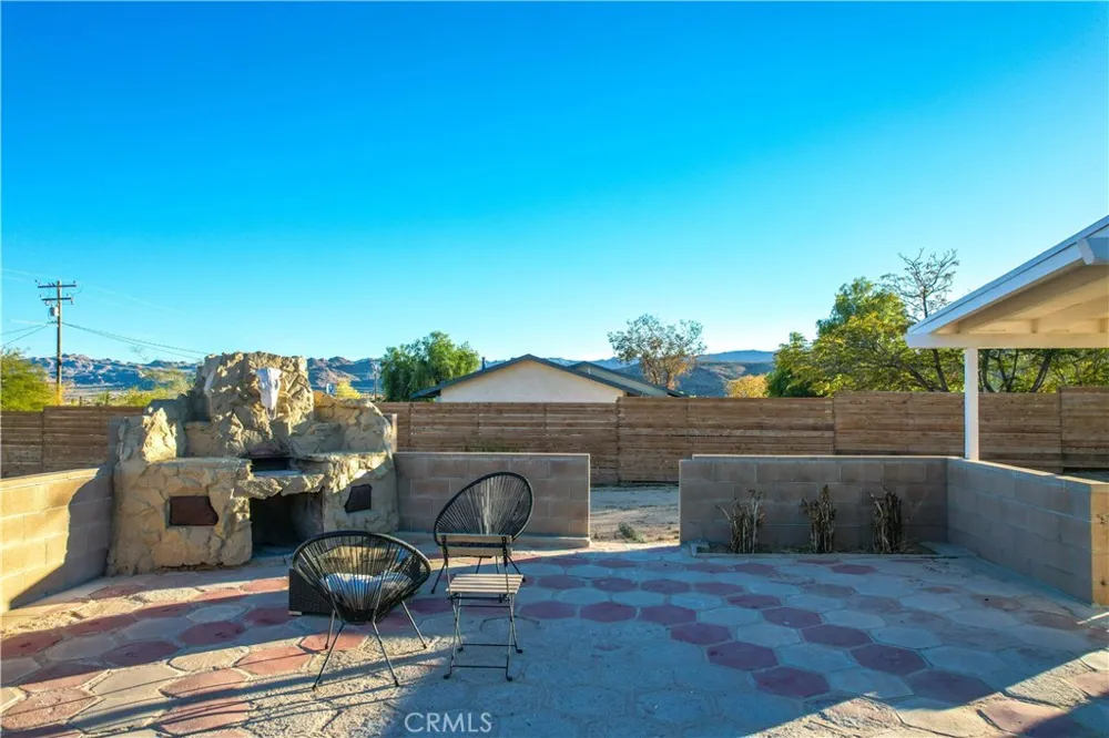 4727 Avenida La Flora Desierta Joshua Tree, CA 92252